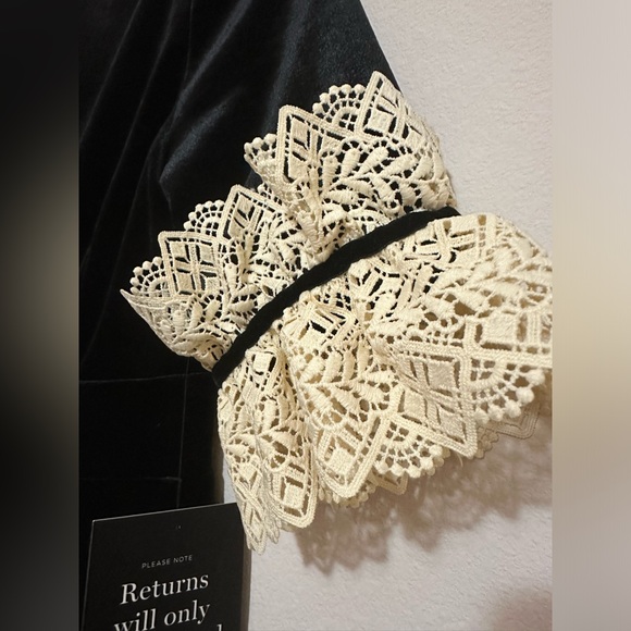 Tuckernuck Velvet Black Dress with Lace Trim in Size XS NWT - Picture 3 of 6